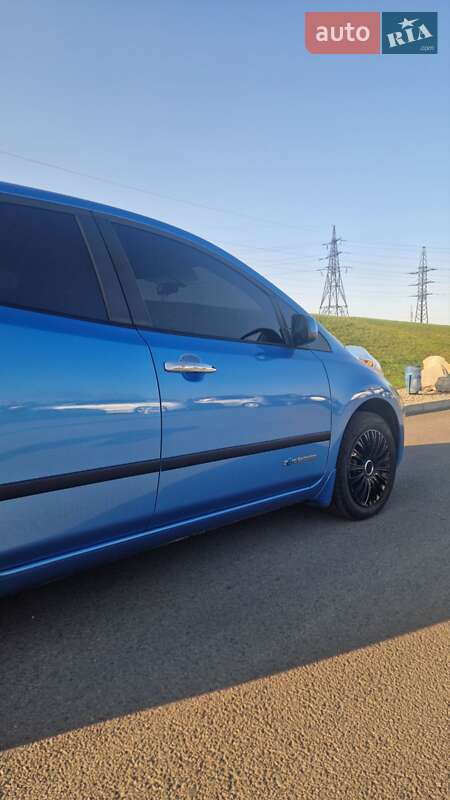 Хэтчбек Nissan Leaf 2014 в Днепре