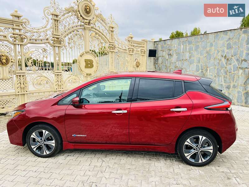 Хэтчбек Nissan Leaf 2018 в Киеве