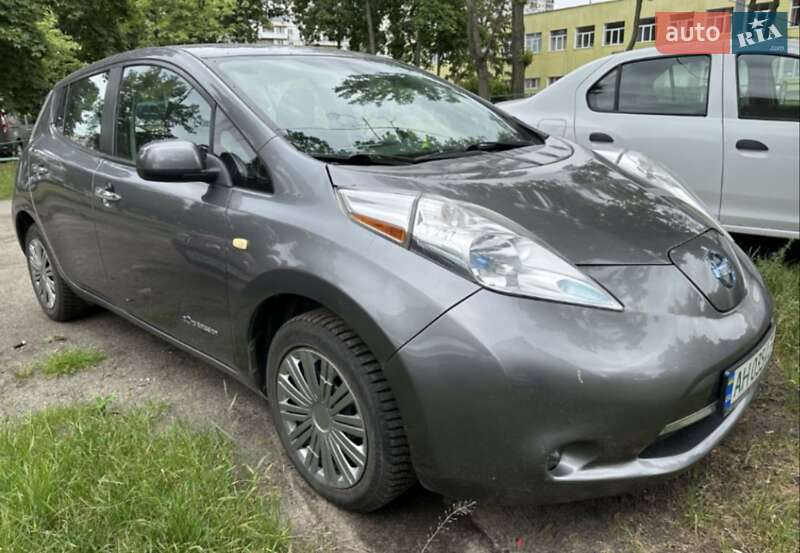 Хетчбек Nissan Leaf 2015 в Києві
