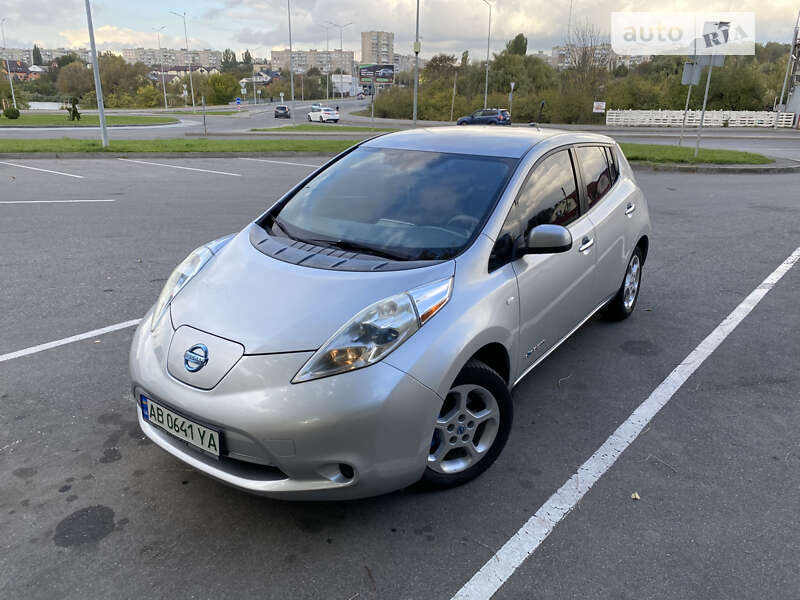 Хетчбек Nissan Leaf 2011 в Вінниці