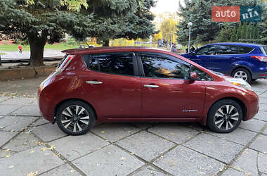 Хэтчбек Nissan Leaf 2015 в Львове