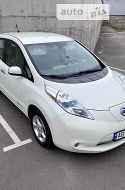 Хэтчбек Nissan Leaf 2011 в Виннице