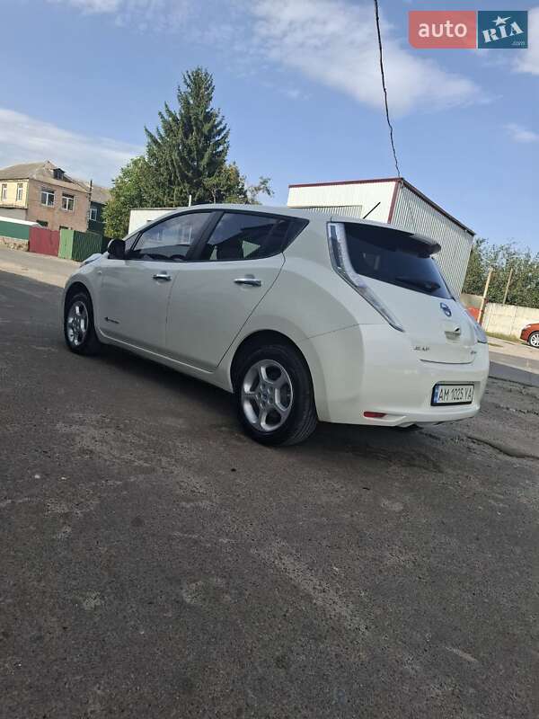 Хэтчбек Nissan Leaf 2015 в Бердичеве
