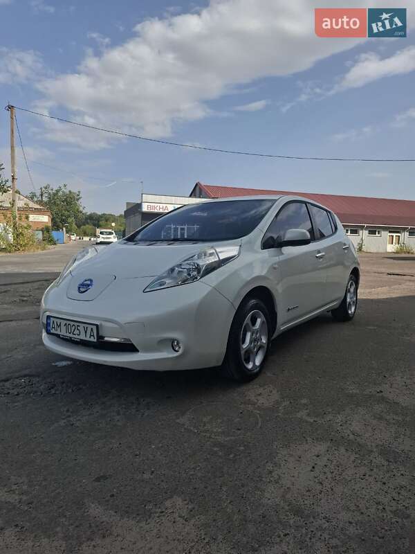 Хэтчбек Nissan Leaf 2015 в Бердичеве