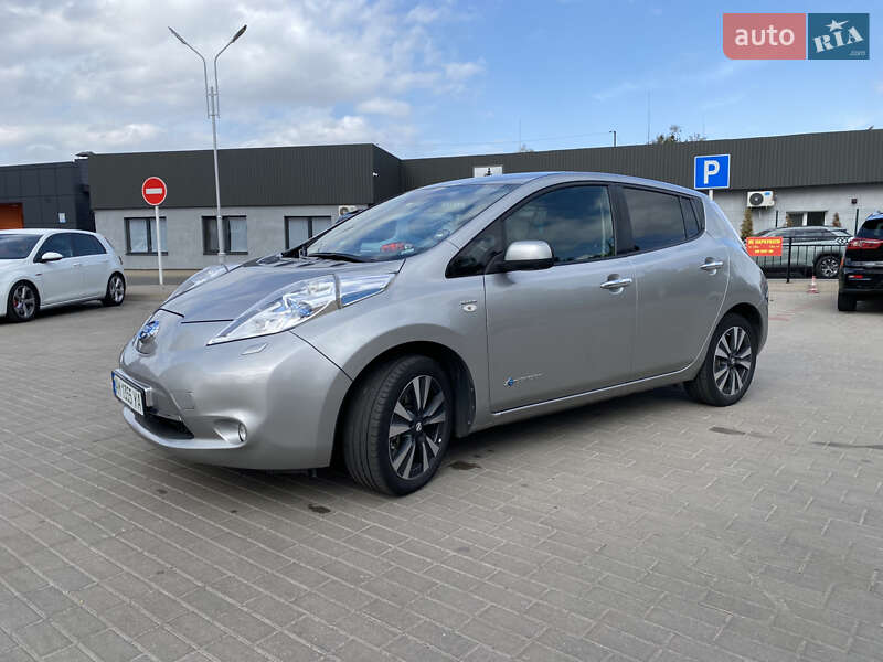 Хетчбек Nissan Leaf 2015 в Житомирі фото 4 Хетчбек Nissan Leaf 2015 в Житомирі