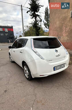 Хэтчбек Nissan Leaf 2014 в Кривом Роге