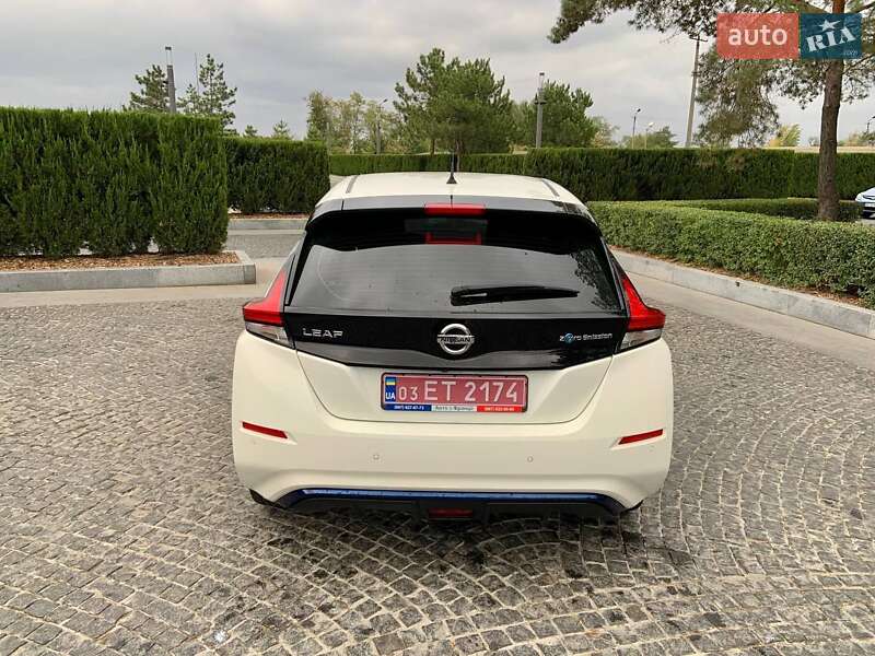 Хетчбек Nissan Leaf 2020 в Дніпрі