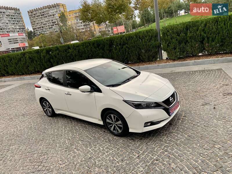 Хетчбек Nissan Leaf 2020 в Дніпрі