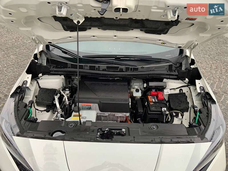 Хетчбек Nissan Leaf 2020 в Дніпрі