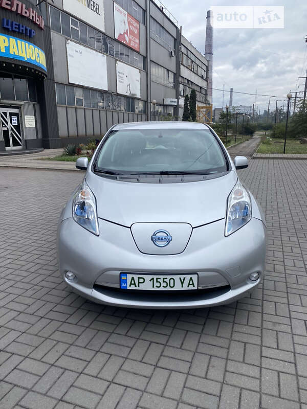 Хетчбек Nissan Leaf 2015 в Запоріжжі