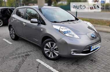 Хетчбек Nissan Leaf 2014 в Дніпрі