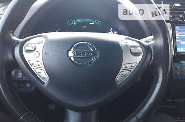 Хэтчбек Nissan Leaf 2013 в Монастыриске