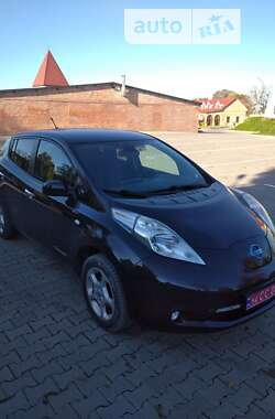 Хэтчбек Nissan Leaf 2013 в Монастыриске