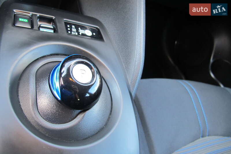 Хэтчбек Nissan Leaf 2021 в Киеве