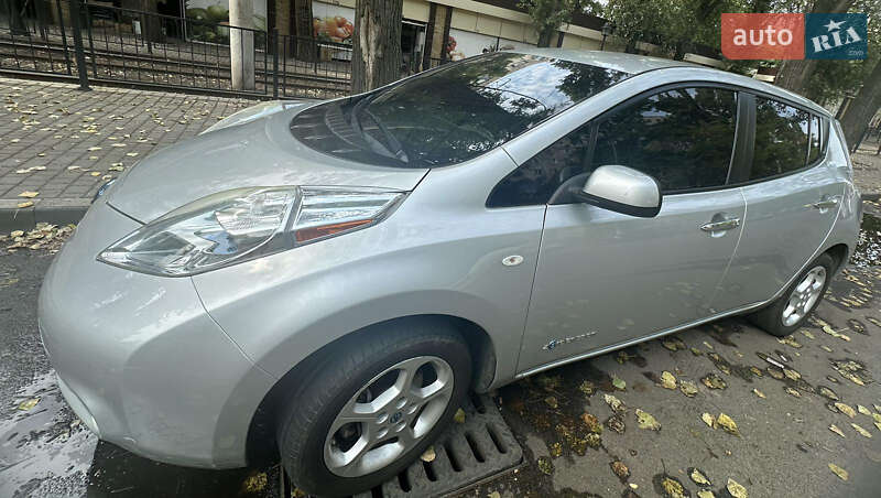 Хетчбек Nissan Leaf 2011 в Одесі