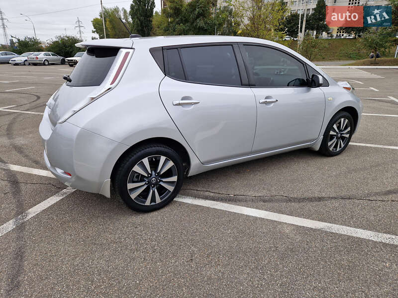Хэтчбек Nissan Leaf 2014 в Киеве