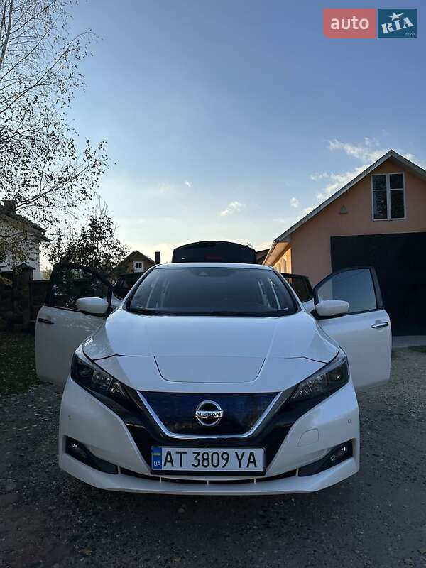 Хэтчбек Nissan Leaf 2018 в Монастыриске