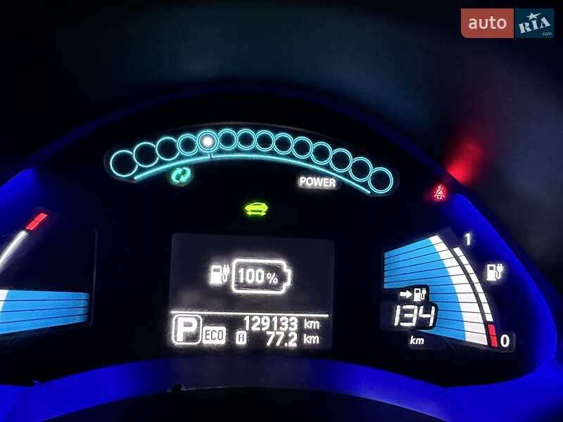 Хэтчбек Nissan Leaf 2015 в Киеве