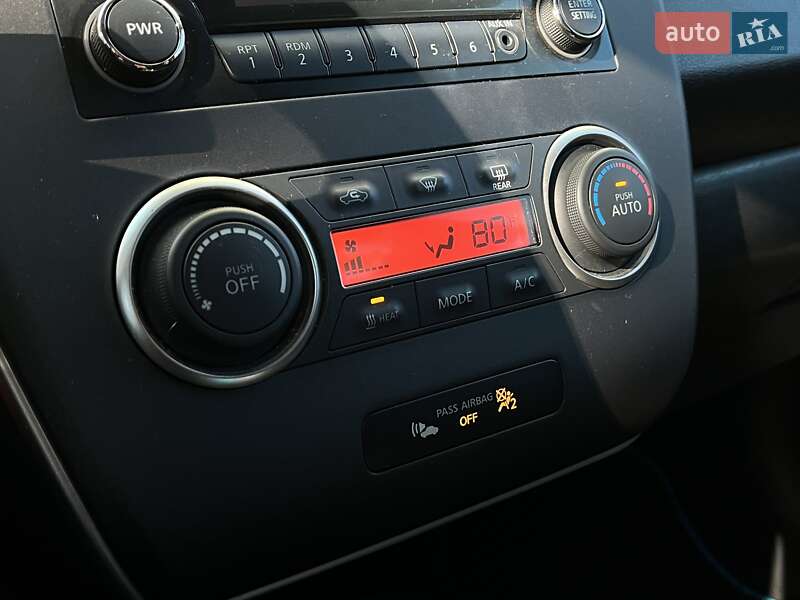 Хэтчбек Nissan Leaf 2014 в Одессе