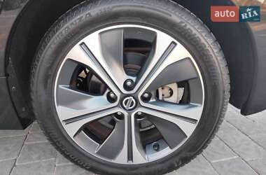 Хэтчбек Nissan Leaf 2019 в 
