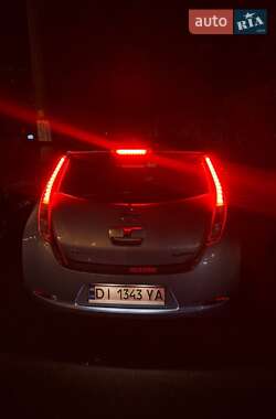 Хэтчбек Nissan Leaf 2014 в 