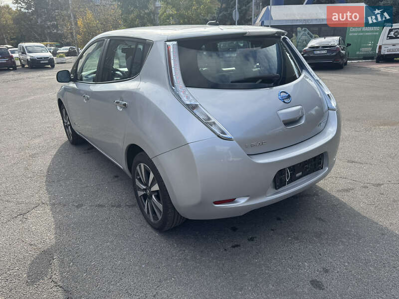 Хэтчбек Nissan Leaf 2013 в Одессе