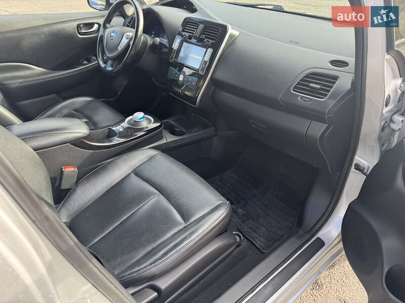Хэтчбек Nissan Leaf 2013 в Одессе