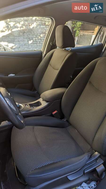Хэтчбек Nissan Leaf 2014 в Киеве