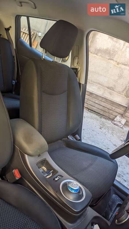 Хэтчбек Nissan Leaf 2014 в Киеве