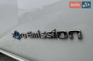 Хэтчбек Nissan Leaf 2011 в Львове