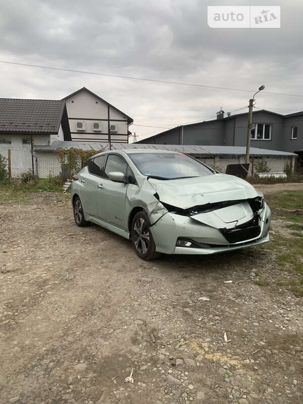 Хэтчбек Nissan Leaf 2019 в Калуше