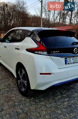 Хэтчбек Nissan Leaf 2019 в 