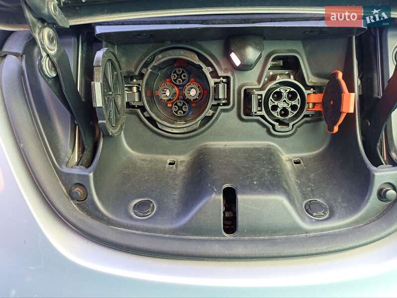 Хэтчбек Nissan Leaf 2014 в Светловодске