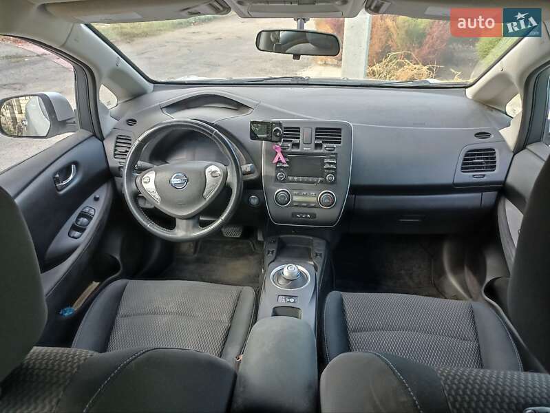Хэтчбек Nissan Leaf 2014 в Светловодске