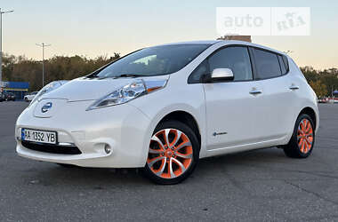 Хэтчбек Nissan Leaf 2013 в Киеве