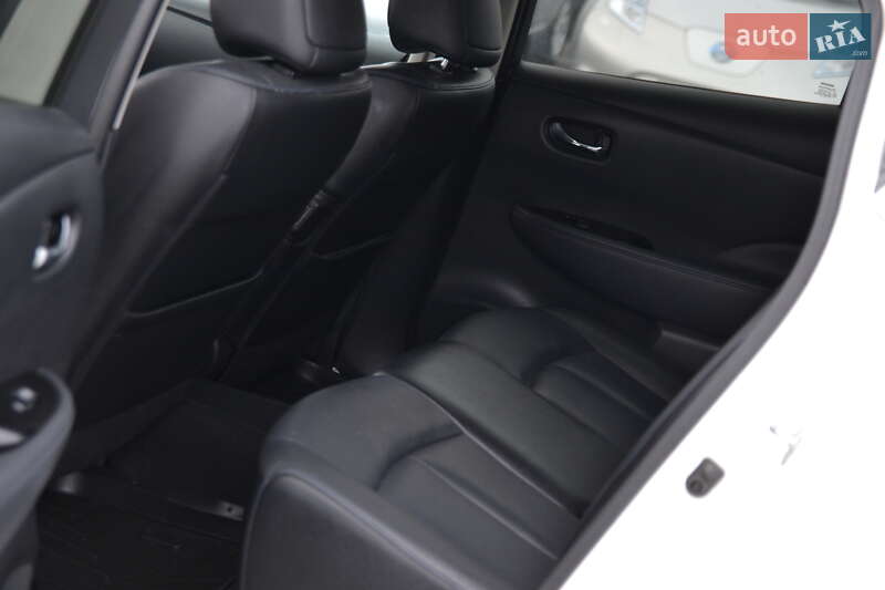 Хэтчбек Nissan Leaf 2013 в Луцке