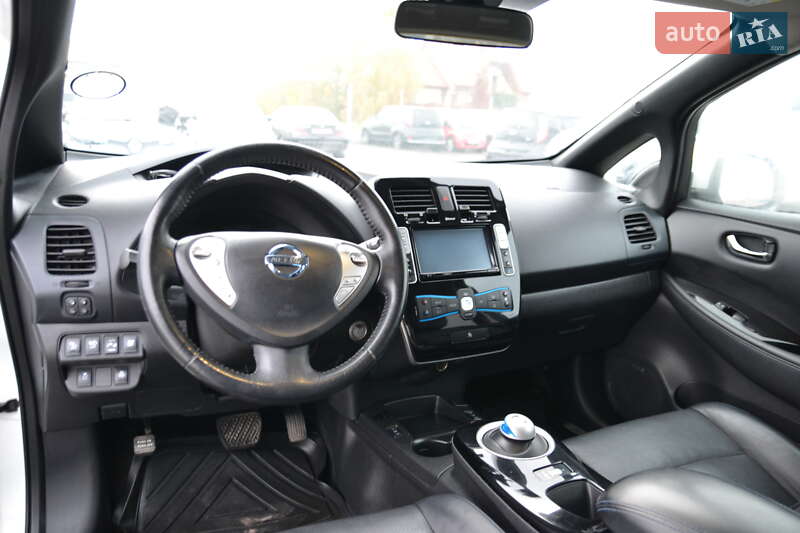 Хэтчбек Nissan Leaf 2013 в Луцке