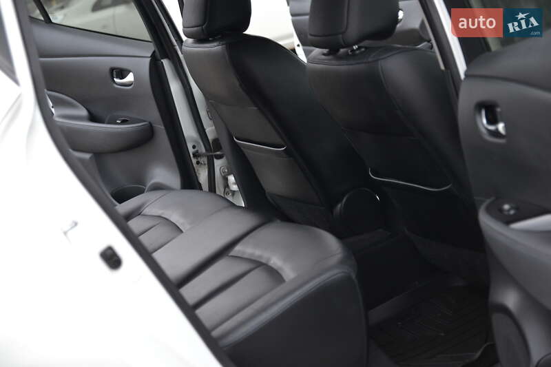 Хэтчбек Nissan Leaf 2013 в Луцке