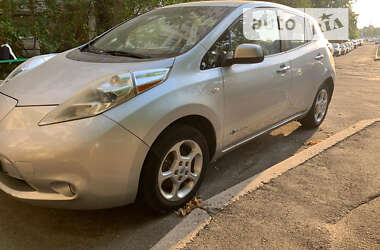 Хэтчбек Nissan Leaf 2011 в Киеве