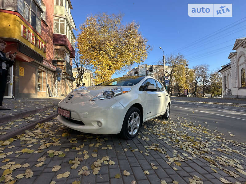 Хэтчбек Nissan Leaf 2014 в Каменец-Подольском