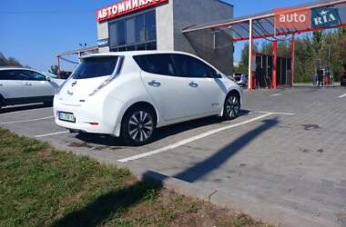Хэтчбек Nissan Leaf 2015 в Хмельницком