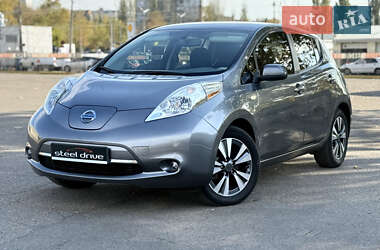 Хэтчбек Nissan Leaf 2015 в Николаеве