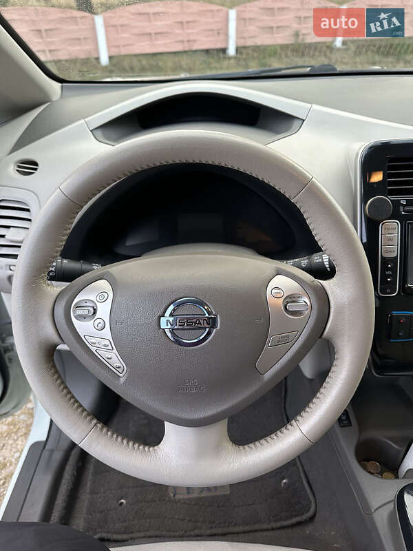 Хетчбек Nissan Leaf 2012 в Житомирі