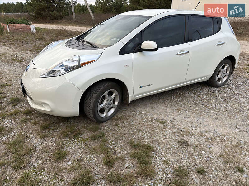 Хетчбек Nissan Leaf 2012 в Житомирі
