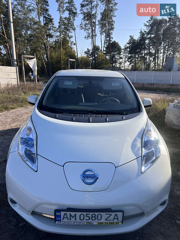 Хетчбек Nissan Leaf 2012 в Житомирі
