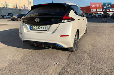 Хэтчбек Nissan Leaf 2019 в 
