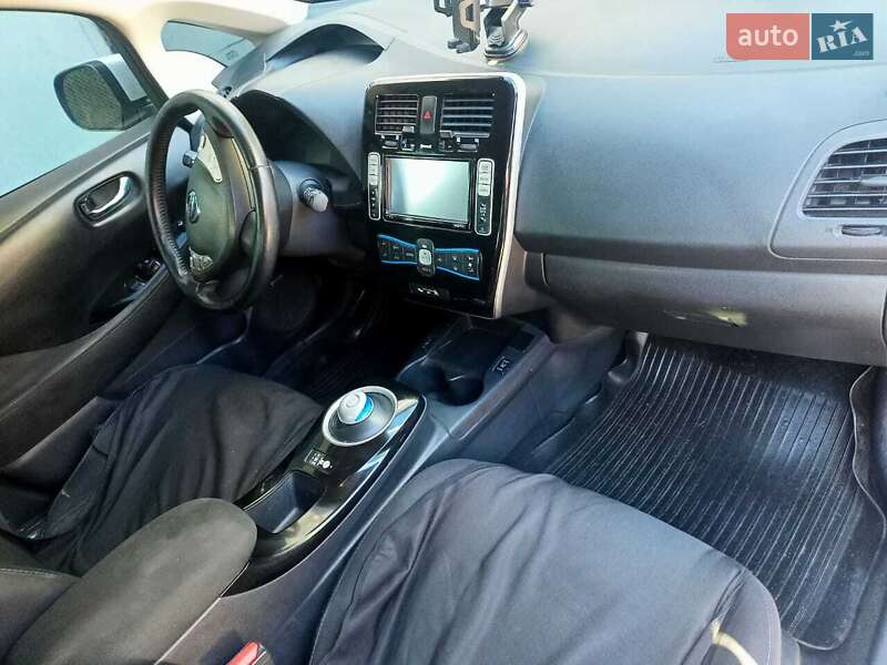 Хетчбек Nissan Leaf 2015 в Одесі