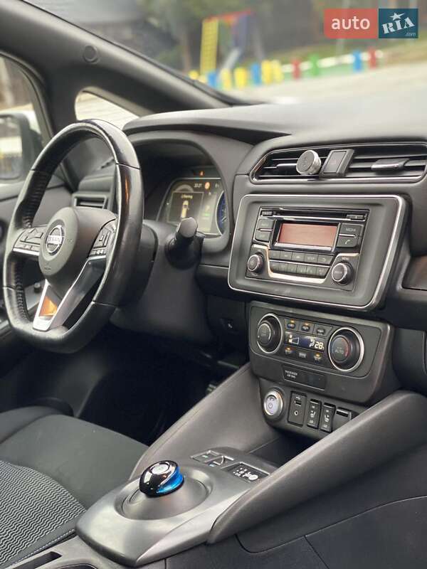 Хэтчбек Nissan Leaf 2018 в Ровно