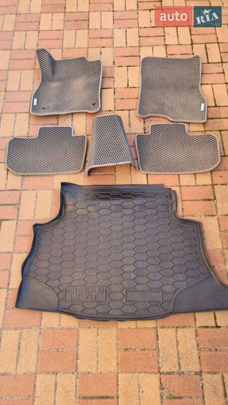 Хэтчбек Nissan Leaf 2014 в Киеве фото 13 Хэтчбек Nissan Leaf 2014 в Киеве