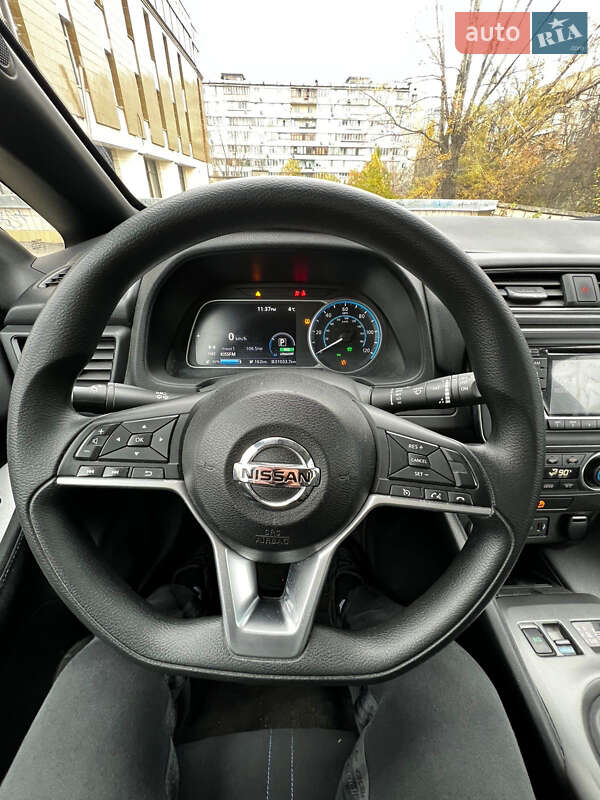 Хэтчбек Nissan Leaf 2019 в Киеве